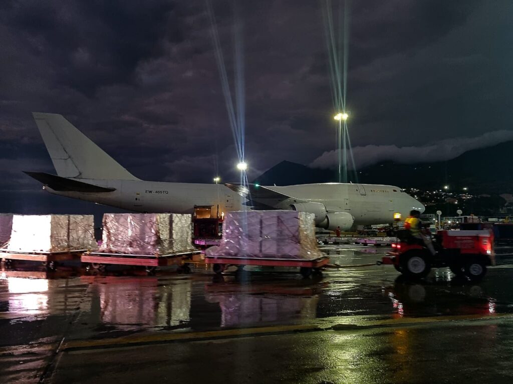 Flight carrying Russian insulin and syringes at the Simón Bolívar International Airport, Venezuela. Photo: Twitter/@EmbajadaRusaVen.