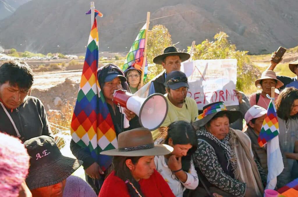Assembly of numerous indigenous communities in Purmamarca, Jujuy. Photo: Twitter/@telesisaoficial.