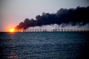 Kerch Bridge on fire after Ukrainian explosive attack. Photo: Vera Katkova/Anadolu Agency.