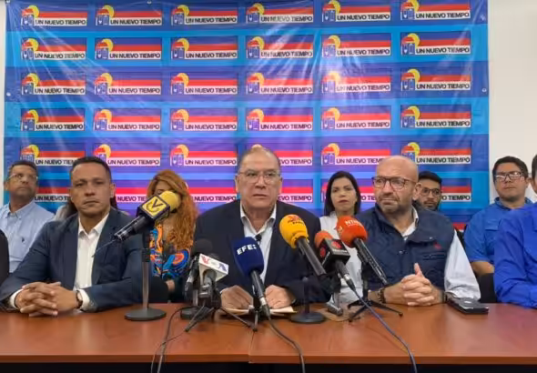 UNT's board informing on its decision of withdrawing from opposition primaries. Photo: RedRadioVE.