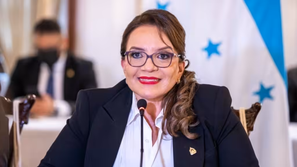The president of Honduras, Xiomara Castro. Photo: Canal 8 Honduras.
