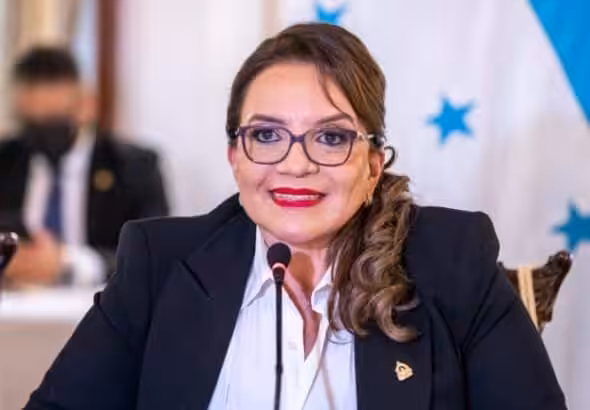 The president of Honduras, Xiomara Castro. Photo: Canal 8 Honduras.