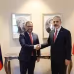 Venezuelan Foreign Minister Yvan Gil (left) shakes hands with Turkish Foreign Minister Hakan Fidan (right) in Ankara, Türkiye, July 21, 2023. Photo: Twitter/@yvangil.