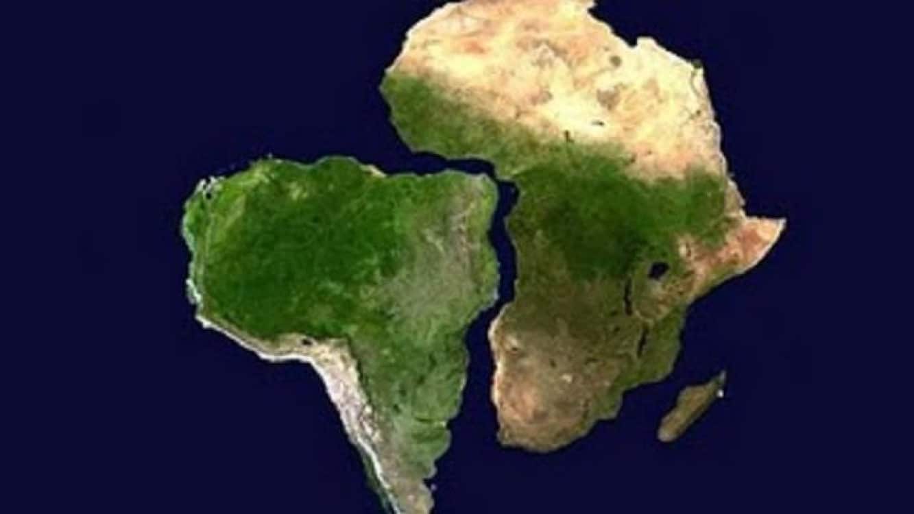 Graphic of Africa and South America side by side. Photo: Internationalist 360.