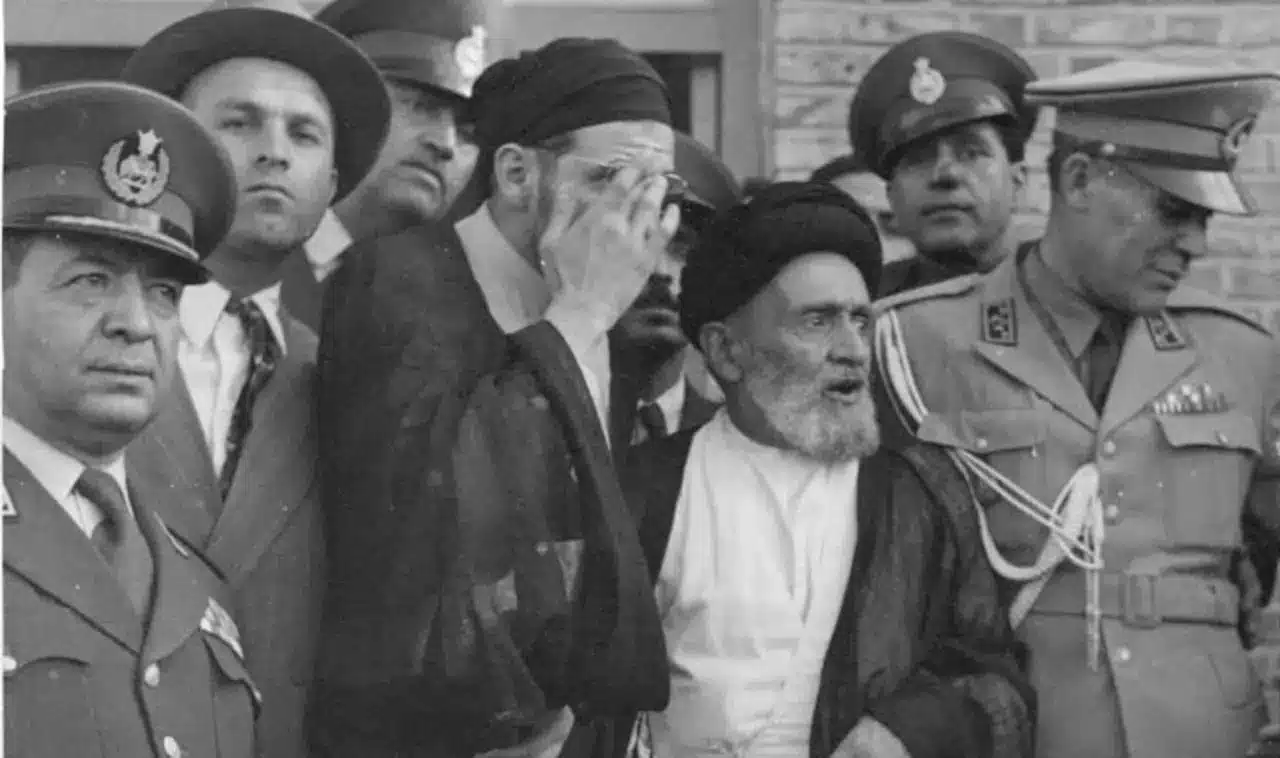 Ayatollah Kashani with Iranian police and military officials. Photo: IICHS.
