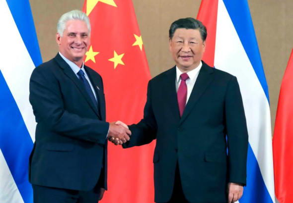 Chinese President Xi Jinping meets with Cuban President Miguel Diaz-Canel on the sidelines of the 15th BRICS Summit in Johannesburg, South Africa, August 23, 2023. Photo: Xinhua.