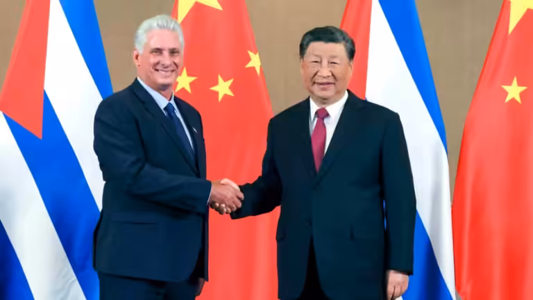 Chinese President Xi Jinping meets with Cuban President Miguel Diaz-Canel on the sidelines of the 15th BRICS Summit in Johannesburg, South Africa, August 23, 2023. Photo: Xinhua.