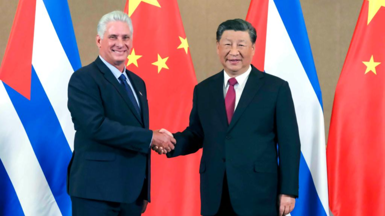 Chinese President Xi Jinping meets with Cuban President Miguel Diaz-Canel on the sidelines of the 15th BRICS Summit in Johannesburg, South Africa, August 23, 2023. Photo: Xinhua.