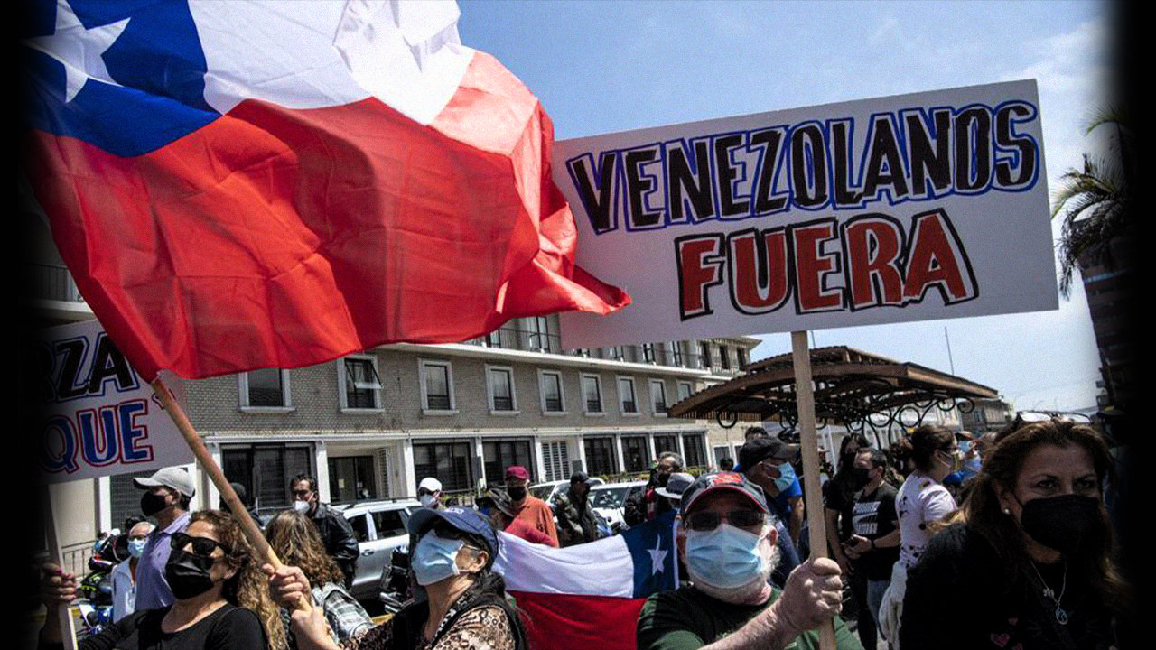 Chileans protesting the presence of Venezuelan migrants in Iquique, September 2021. Photo: Martin Bernetti/AFP/File photo.