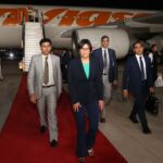 Venezuelan Vice President Delcy Rodríguez arriving in India, walking down an official diplomatic red carpet, Wednesday, August 2, 2023. Photo: X/@delcyrodriguezv.