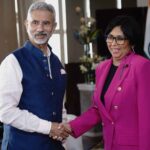 Venezuelan Vice President Delcy Rodríguez shakes hands with Indian Foreign Minister Subrahmanyam Jaishankar in New Delhi, August 4, 2023. Photo: X/@DrSJaishankar.
