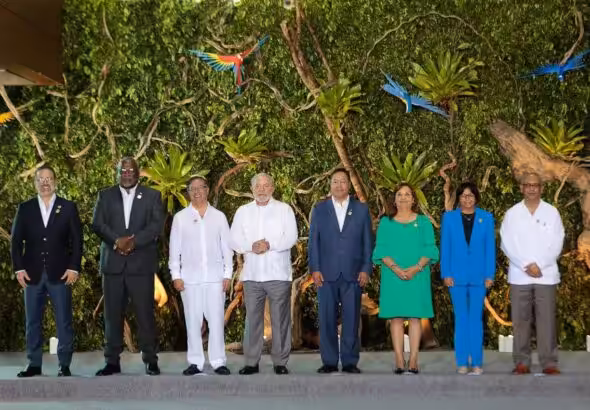 Family photo with the various presidents and top officials participating in the Fourth Amazon Summit 2023 in Belém, Brazil. Photo: Últimas Noticias.