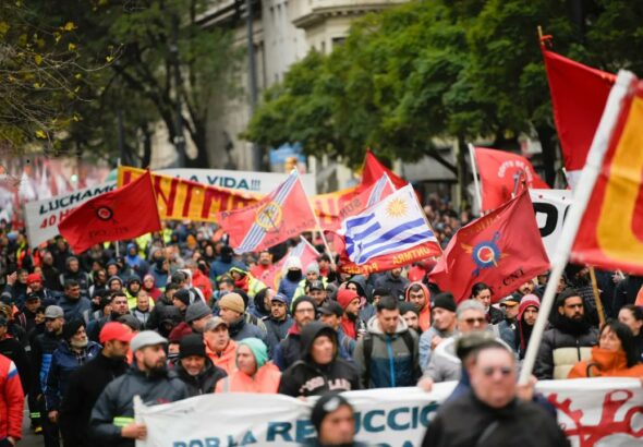 Protesters marching in the streets of Montevideo, Uruguay. Photo: X/@PITCNT1.