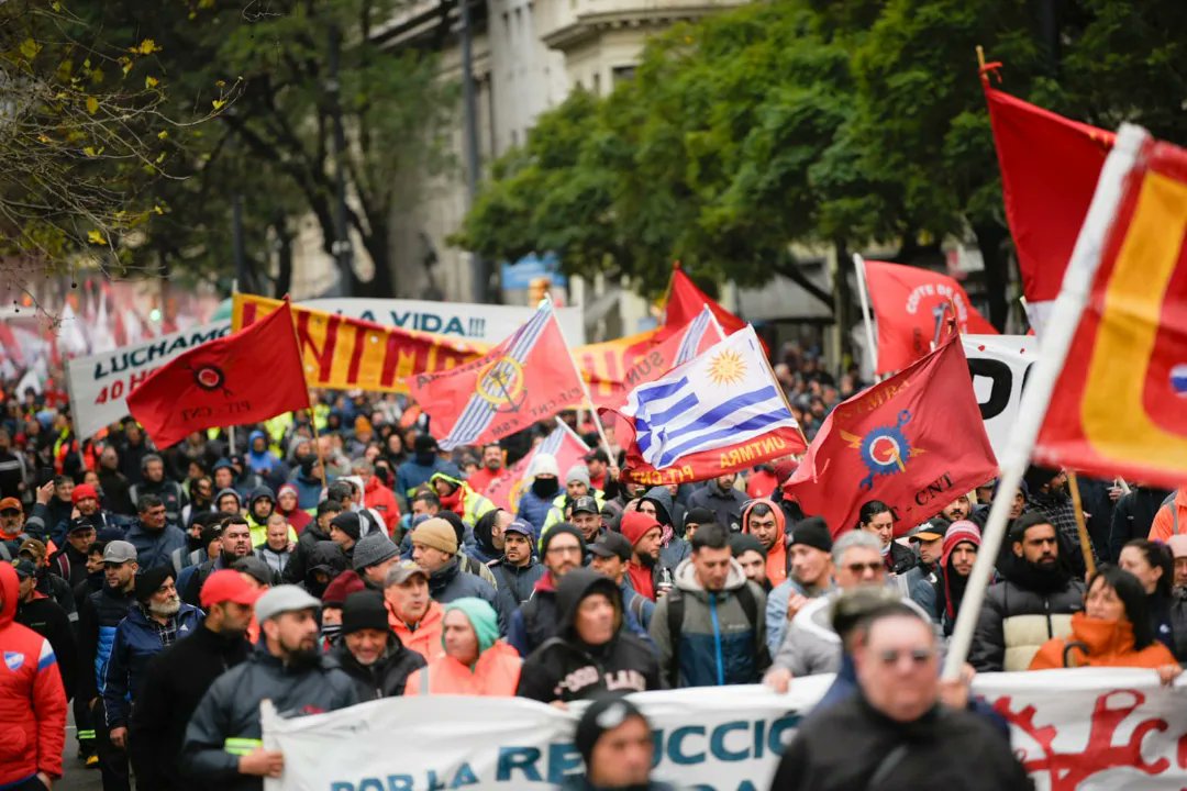 Protesters marching in the streets of Montevideo, Uruguay. Photo: X/@PITCNT1.