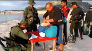 A frame of the video posted to Lárez's X account, which references the evacuation of the miners from Yapacana National Park. Photo: X/@dhernandezlarez.