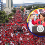 Photo composition showing the massive public mobilization in support of President Xiomara Castro—seen in a circular frame giving her speech—in Tegucigalpa on Tuesday, August 29, 2023. Photo: HCH.tv.