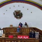 President of the Electoral Nominations Committee Deputy Giusseppe Alessandrello hands in the list of eligible candidates for CNE rectors to National Assembly President Jorge Rodríguez. Photo: X/@Asamblea_Ven.