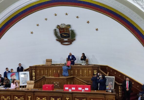 President of the Electoral Nominations Committee Deputy Giusseppe Alessandrello hands in the list of eligible candidates for CNE rectors to National Assembly President Jorge Rodríguez. Photo: X/@Asamblea_Ven.
