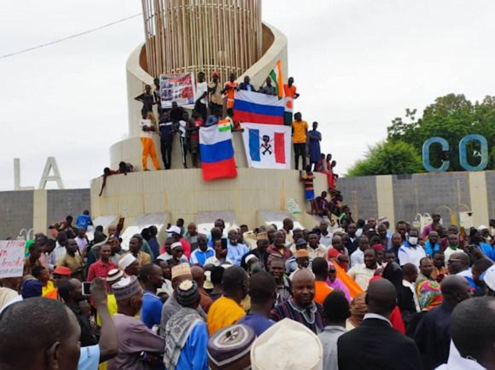 Pro-Coup/Pro-Russia protestors in Niger. Photo: Online Defense.