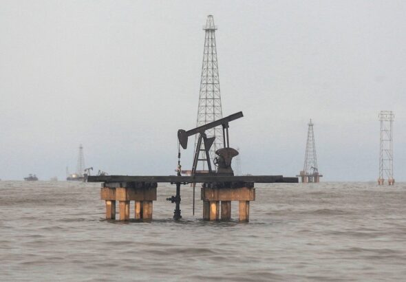 An oil rig in Lake Maracaibo, Venezuela. Photo: Reuters/Isaac Urrutia.