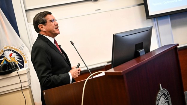 Defense Minister Jorge Chavez at Inter-American Defense College in Washington. Photo: US Air Force.
