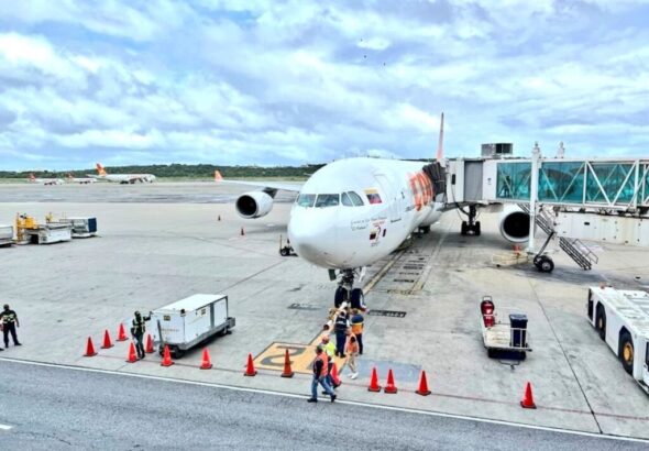 A Conviasa plane seen from the Simón Bolívar International Airport, Maiquetía. Photo: RedRadioVE/File photo.