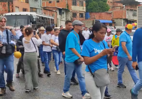María Corina Machado supporters after a failed street rally in Petare, Miranda state, disrupted by Chavista activists. July 15, 2023. Photo: Cronica Uno.