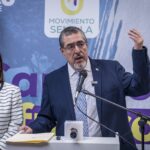 Guatemalan President-elect Bernardo Arévalo in a press conference with Vice President-elect Karin Herrera, in Guatemala City, Guatemala. Photo: Esteban Biba/EFE.