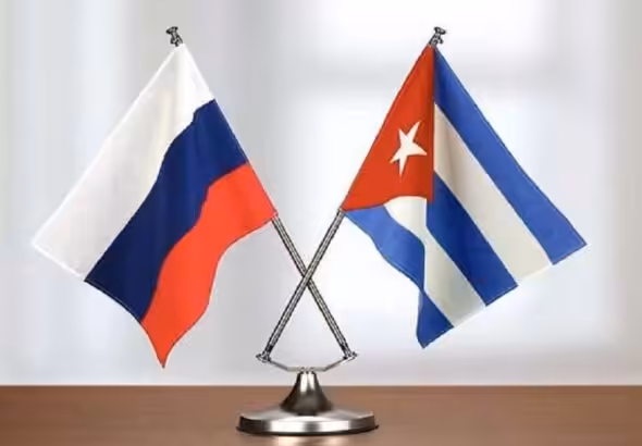 Russian and Cuban table size flags. Photo: EEASTI EESTI!/File photo.