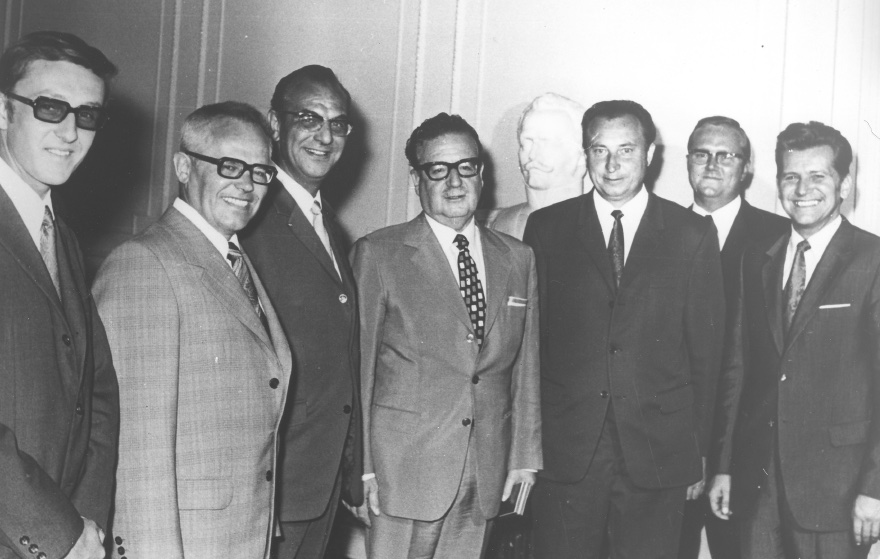 March 14, 1973: A GDR delegation visits President Salvador Allende (Right to Left) Ambassador Harry Spindler, interpreter Dr. Apel, Vice Minister of Finance Ernst Höfner, President Salvador Allende, Prof. Gerhard Scholl, Plan Commission, Dr. Emil Jarosch, Economic Council Erfurt, and Jürgen Macht, interpreter. Photo: IFDDR.