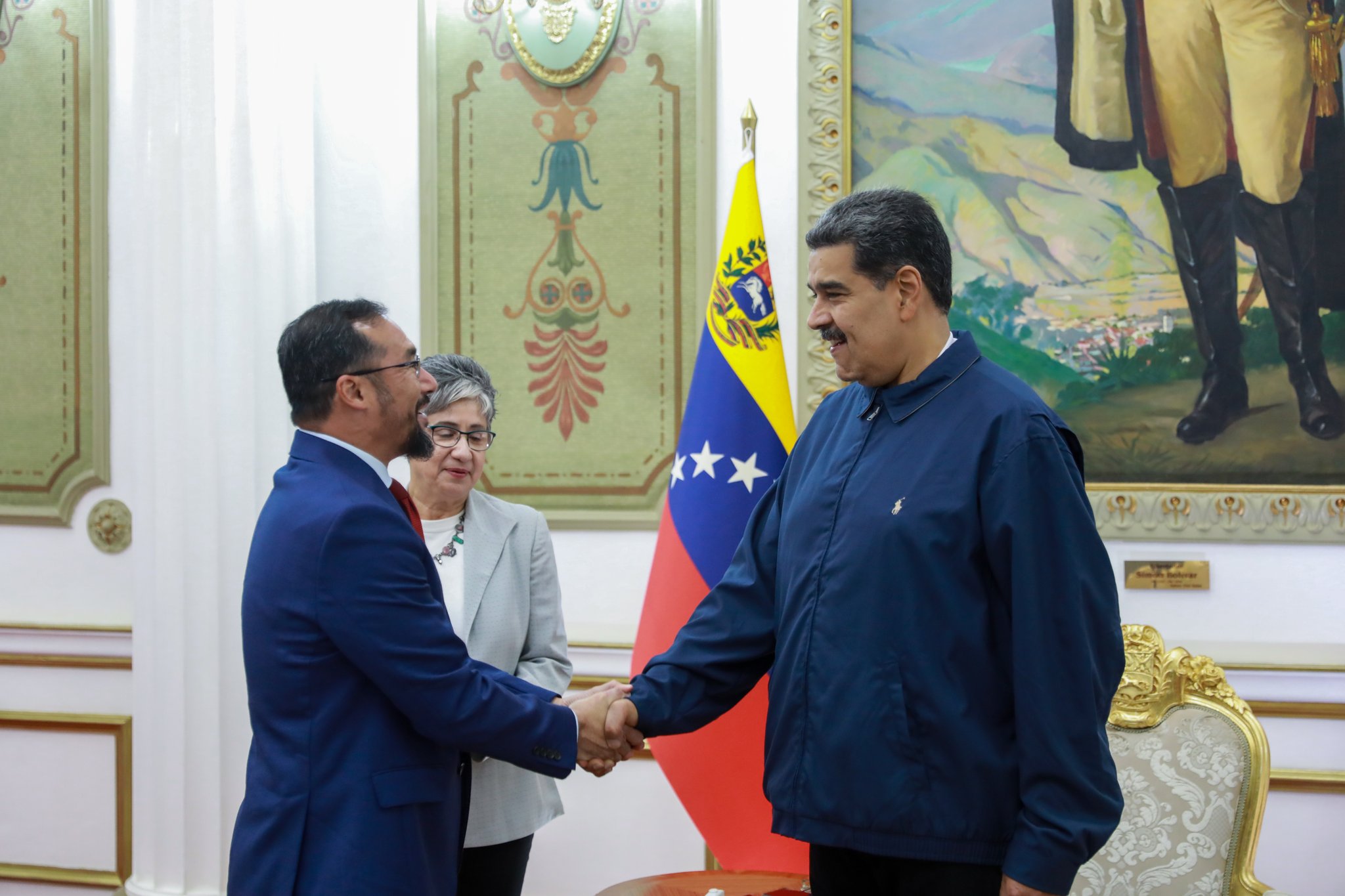 Trinidad and Tobago Energy Minister Stuart Richard Young (left) shaking hands with Venezuelan President Nicolás Maduro (right) at Miraflores Palace, Caracas on August 29, 2023. Photo: X/@NicolasMaduro.