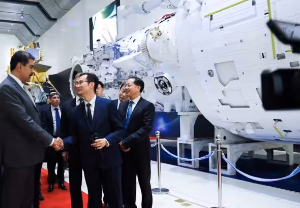 Venezuelan President Nicolás Maduro visiting China's Academy of Aerospace Technology in Beijing on Tuesday, September 12, 2023. Photo: Ultimas Noticias.