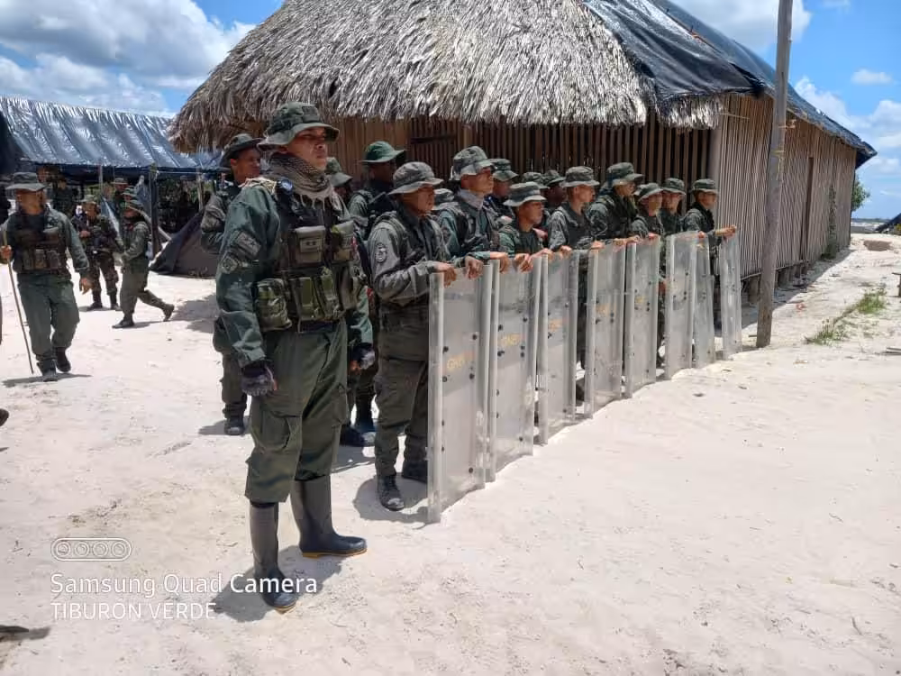 Venezuelan armed forces in operation against illegal mining in the protected forests of Venezuela. Photo: X/@dhernandezlarez.