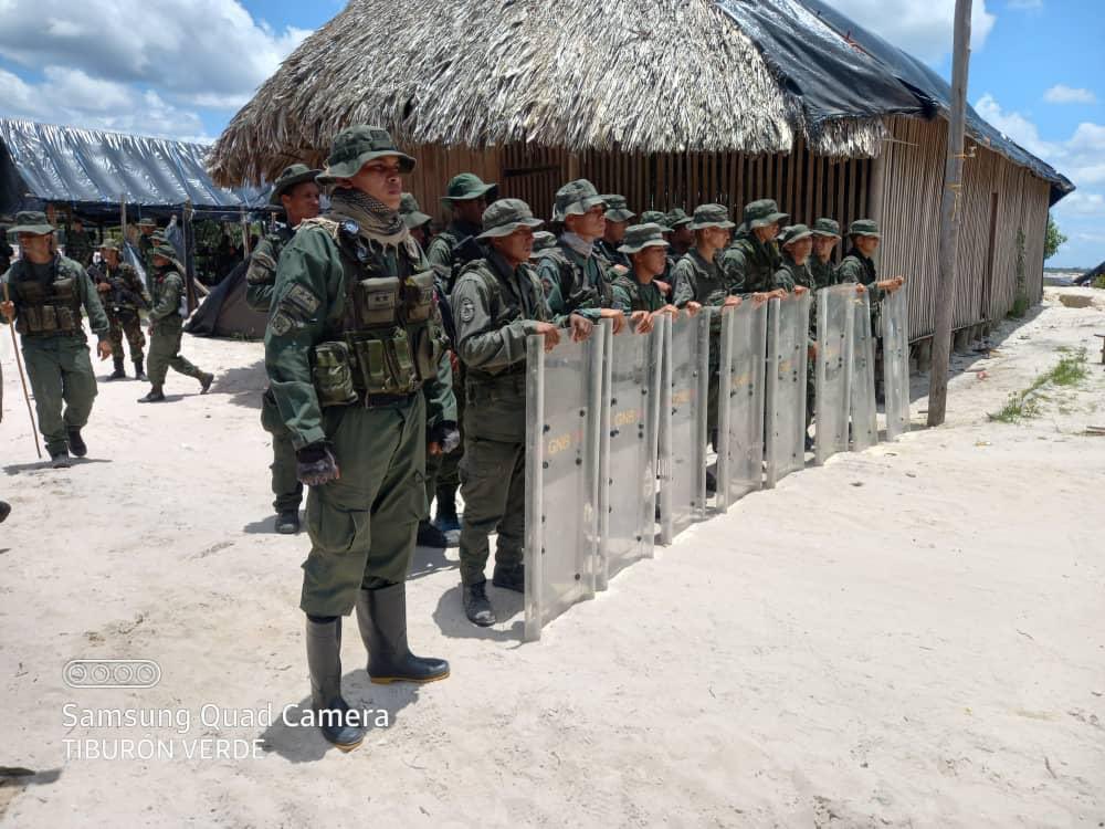 Venezuelan armed forces in operation against illegal mining in the protected forests of Venezuela. Photo: X/@dhernandezlarez.