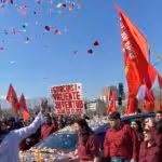 Members of the Young Communists of Chile accompanying the funeral of the CP President Guillermo Teillier. Photo: JCC.