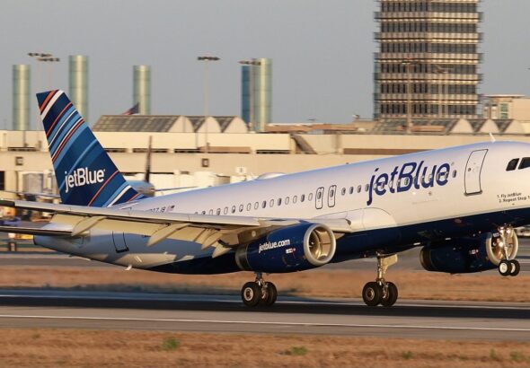 JetBlue airline plane. Photo: Babinski 380.