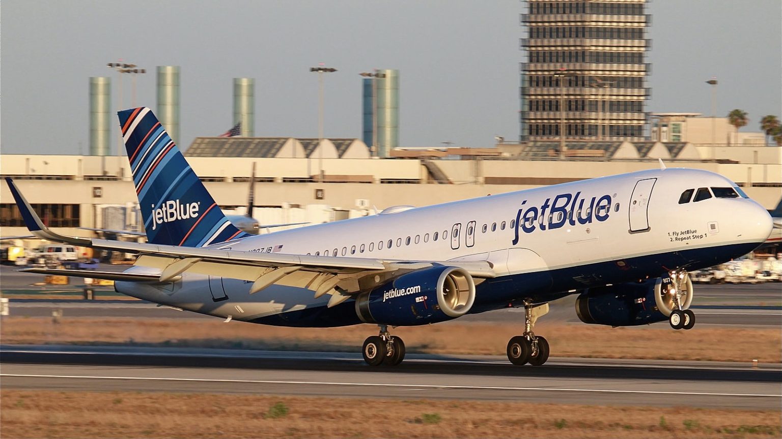 JetBlue airline plane. Photo: Babinski 380.