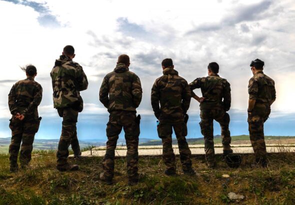 French soldiers observe a live-fire NATO multinational battlegroup exercise in Cincu, Romania, April 27, 2022. Photo: NATO, Flickr.