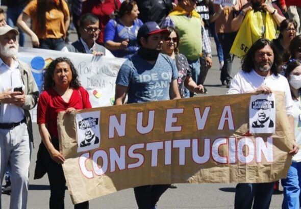 Chileans march in demand of a new constituion in 2020, after the social outburst of 2019. Photo: AFP/File photo.