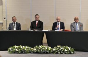 Unitary Platform members speak at a panel. Photo: Gobierno de México.