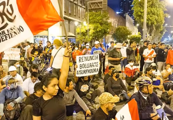 Peruvian in the streets call for Boularte, usurper resign. Photo: Resumen Latinoamericano/File photo.