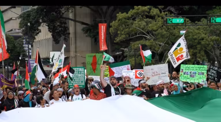 Venezuelans and Palestinians march in Caracas in support of the Palestinian people and against Israeli genocide on Saturday, October 21, 2023. Photo: Ultimas Noticias