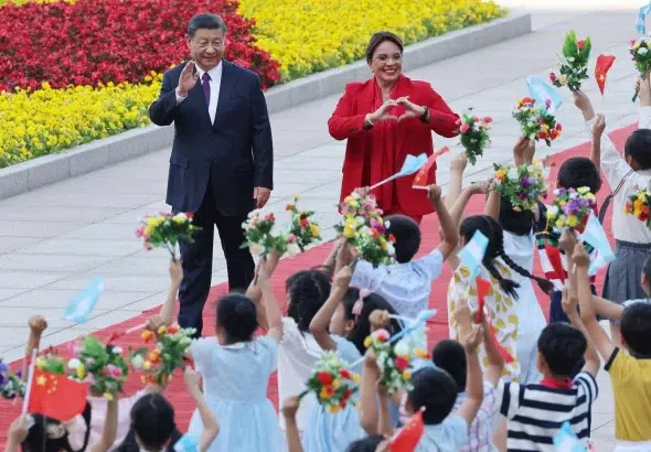 Chinese President Xi Jinping holds a welcome ceremony for Honduran President Xiomara Castro outside the Great Hall of the People in Beijing on June 12, 2023, during her state visit to China. Photo: Wang Ye/Xinhua/Alamy Live News/AP/File photo.