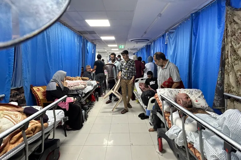 Patients and internally displaced people shelter at Al-Shifa hospital in Gaza City on November 10. Photo: Khader Al Zanoun/AFP.