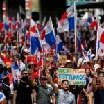 Panamanians on the streets demonstrating against the government contract with Canadian mining company First Quantum and its subsidiary Minera Panamá in Panama City on November 3. Photo: AFP/File photo.