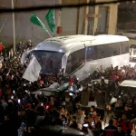 Released Palestinian prisoners arrive in Beitunia, west of Ramallah, in International Red Cross vehicles, as part of the four-day ceasefire agreement, November 24, 2023. Photo: Issam Rimawi/Anadolu Agency.