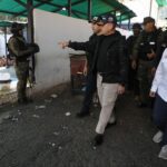 Venezuelan Interior Minister Remigio Ceballos (center) inspecting the Trujillo Prison escorted by Penitentiary Minister Celsa Bautista (right) and military officials on Wednesday, November 8, 2023. Photo: X/@CelsaBautistaO.