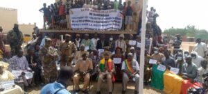 Malian civilians and soldiers celebrate the liberation of Kidal, November 18, 2023. Photo: La Voix de Mopti.