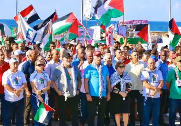 Cuban President Miguel Díaz-Canel alongside his wife and top Cuban officials attending the demonstration in support of Palestine, held in Havana on Thursday, November 23, 2023. Photo: X/DiazCanelB.