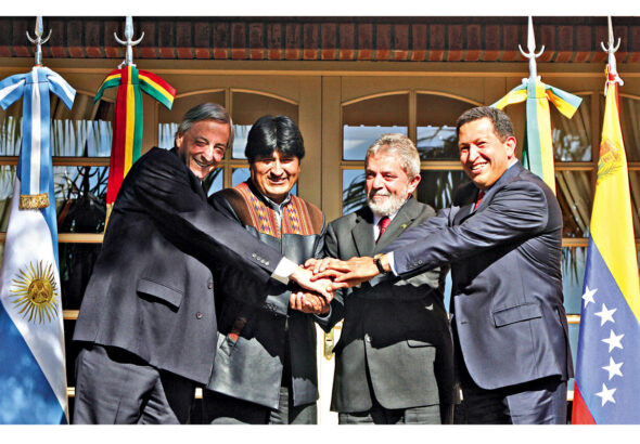 (from left to right) Former president of Argentina, Néstor Kirchner; former president of Bolivia, Evo Morales; president of Brazil, Luis Inácio Lula da Silva; and former president of Venezuela, Hugo Chávez announcing the rejection of Free Trade of the Americas Agreement, in Mar del Plata, Argentina, November 5, 2005. Photo: AFP.